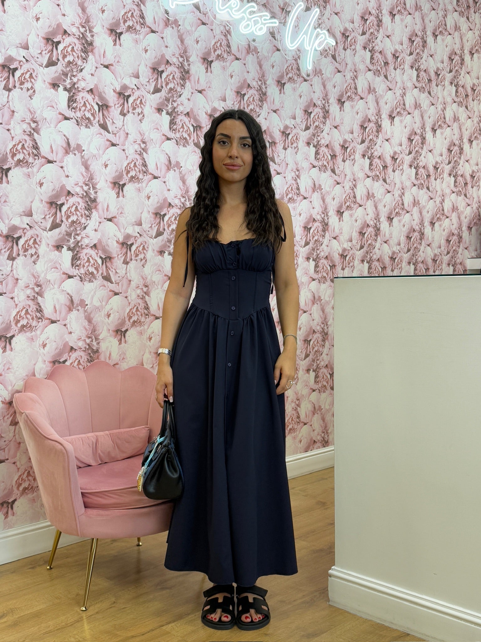 DRESS PRETTY